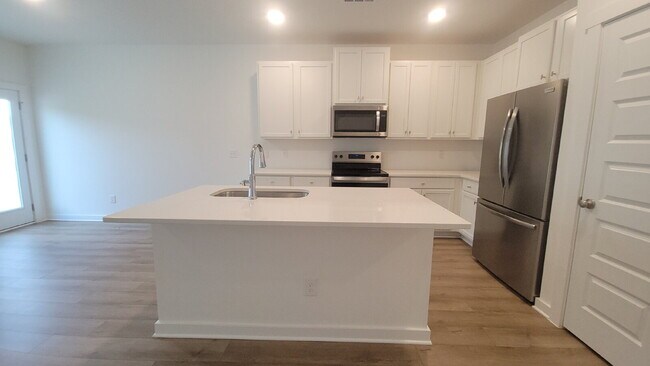 Building Photo - Section 8 Welcome!! "Chic Comfort Awaits: 3-Bedroom Haven with Granite Elegance in Huntsville"