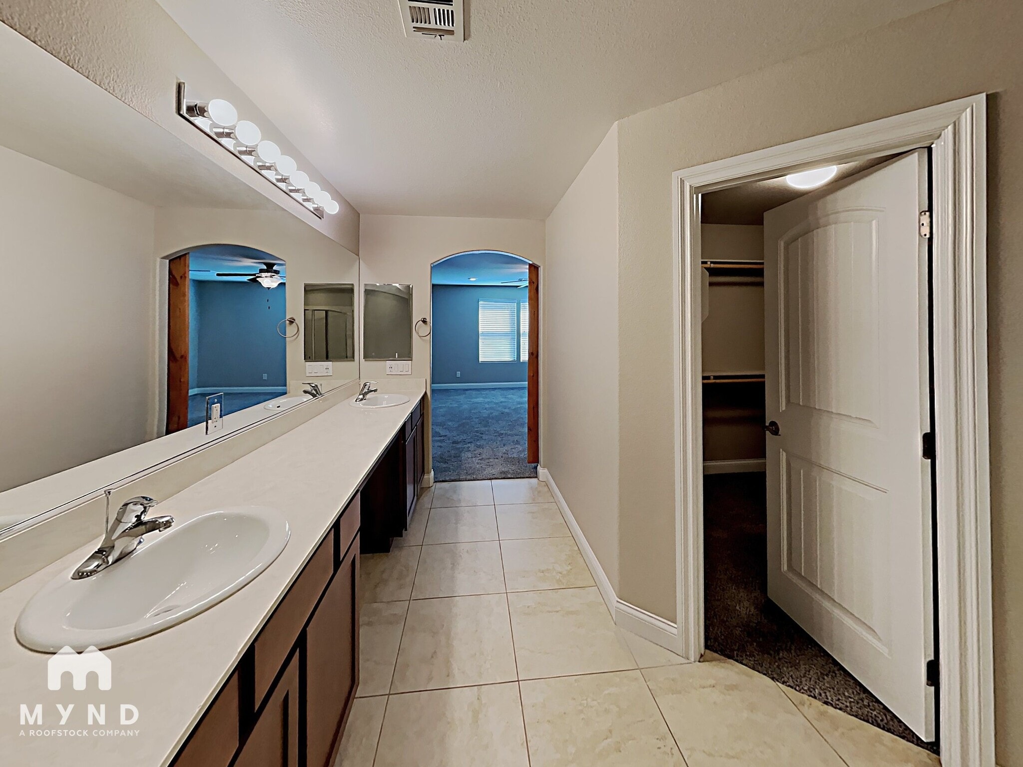 Building Photo - 6982 Castle Mountain Ave