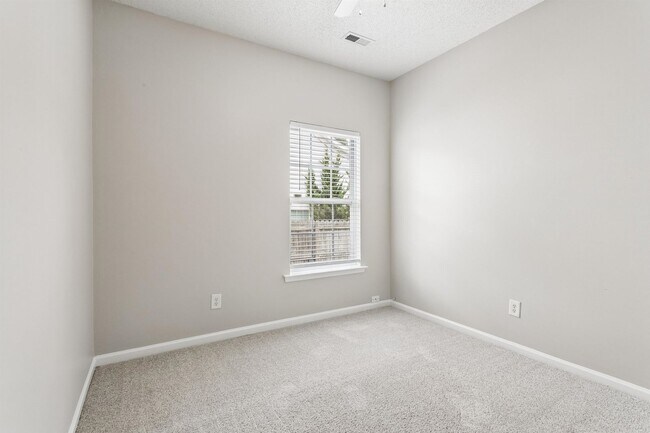 Building Photo - 108 Nathan Pl