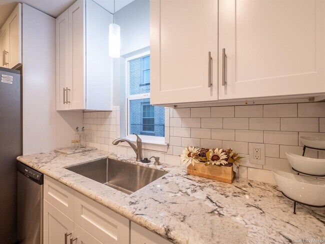 Building Photo - 2421 Truxillo St