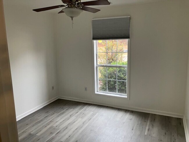 Building Photo - 108 Peyton Cove