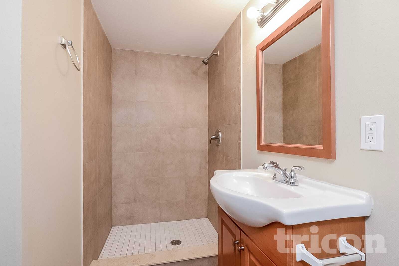 Building Photo - 4417 W Knox St