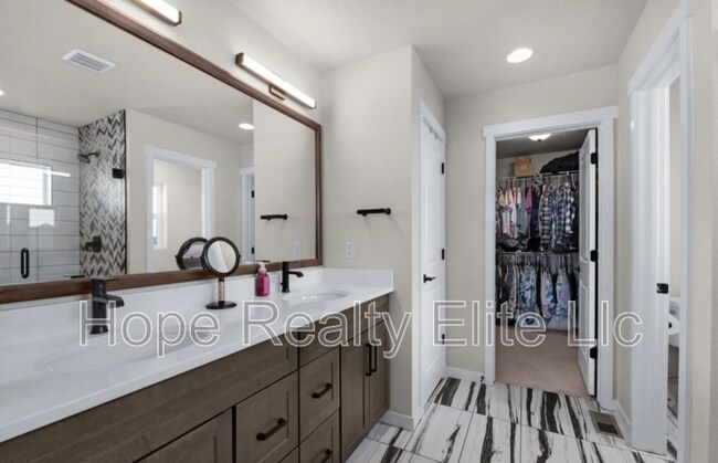 Building Photo - Ivy Hill Dr 3987