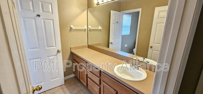 Building Photo - 4745 Walnut Ridge Dr