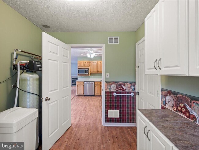 Building Photo - 112 Jefferson Ct