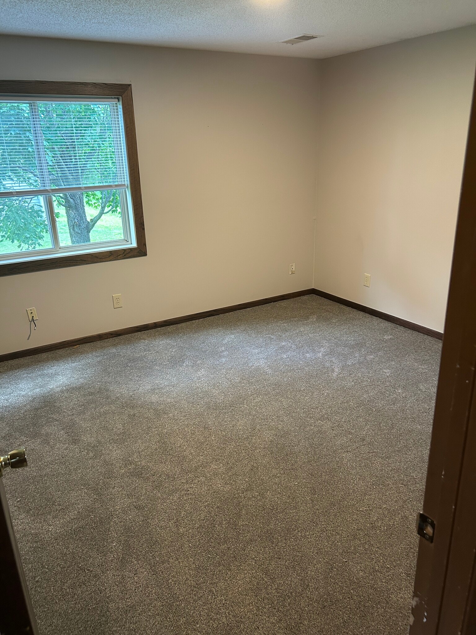 Unit 2 Bedroom 2 - 16075 Joplin Ave
