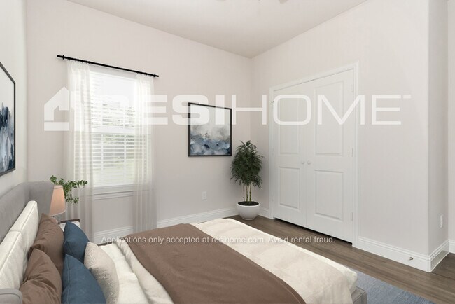 Building Photo - 3200 Chippewa Trail