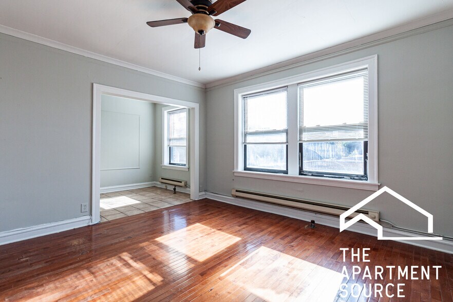 Primary Photo - 4546 N Damen Ave