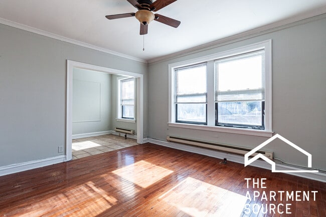 Building Photo - 4546 N Damen Ave