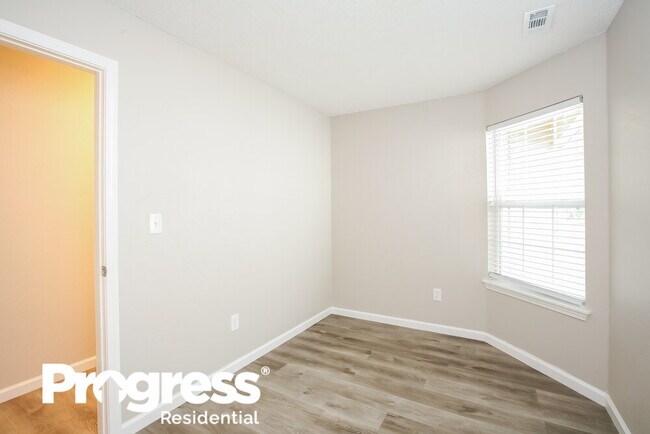 Building Photo - 4231 Village Trace Dr