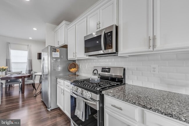 Building Photo - 11411 Tolkien Ave