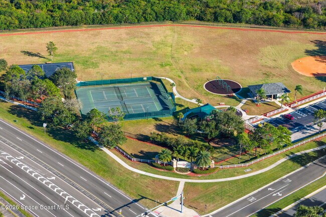 Building Photo - 4426 Four Lakes Dr