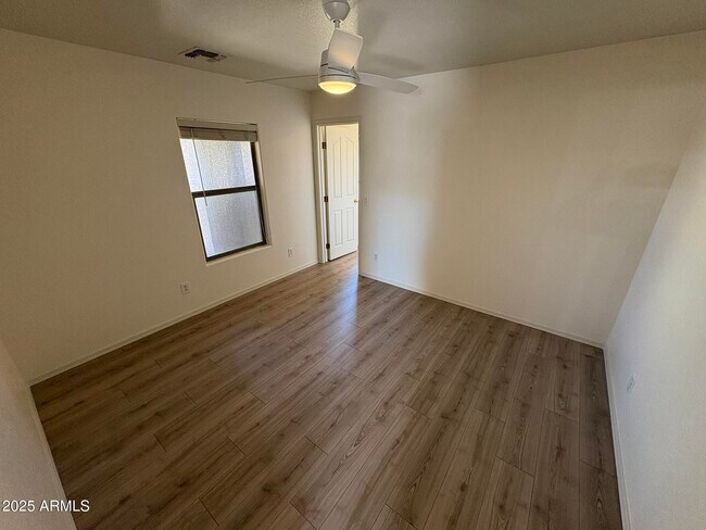 Building Photo - 7709 S 63rd Dr