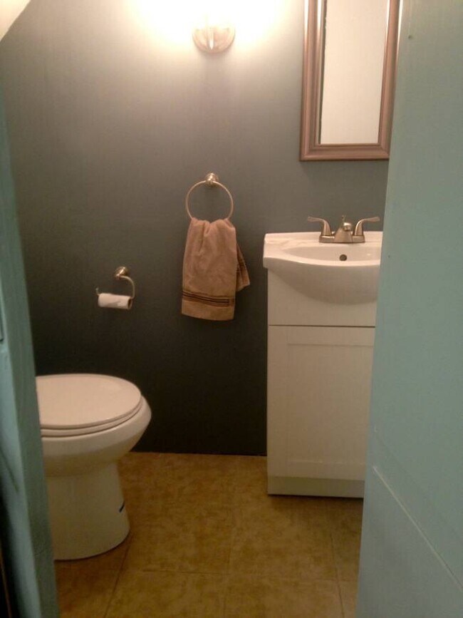 Building Photo - 2318 Eldridge St