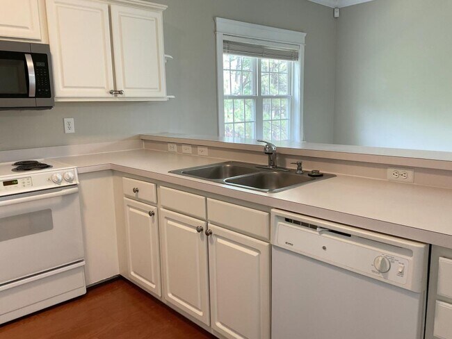 Building Photo - 6307 Sweetwater Blvd