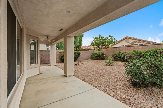 Building Photo - 78472 Glastonbury Way