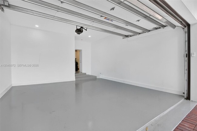 Building Photo - 645 NE 53rd St