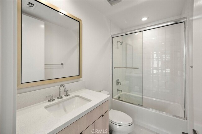 Building Photo - 164 Apron