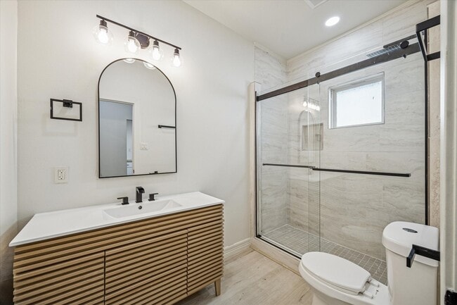 Building Photo - 437 N Everton St