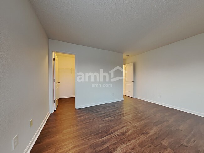 Building Photo - 19344 Fox Chase Dr