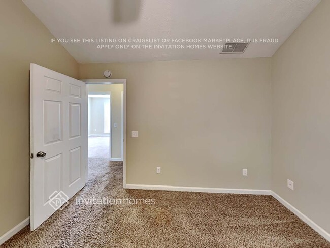 Building Photo - 3305 Catalina Dr