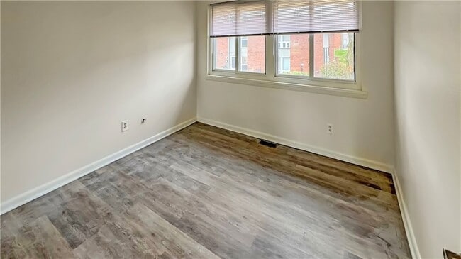 Building Photo - 314 College Park Dr