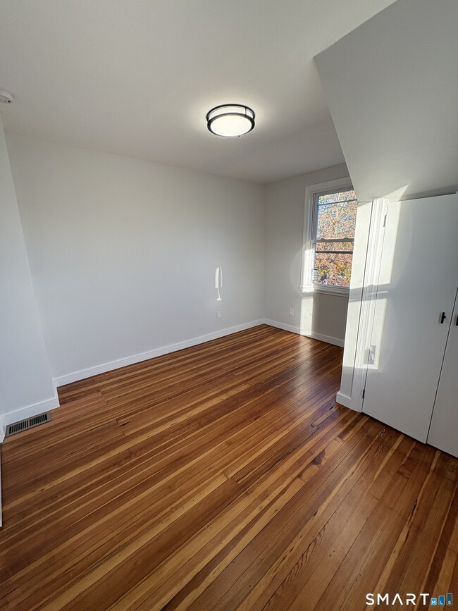 Building Photo - 172 Swanson Ave