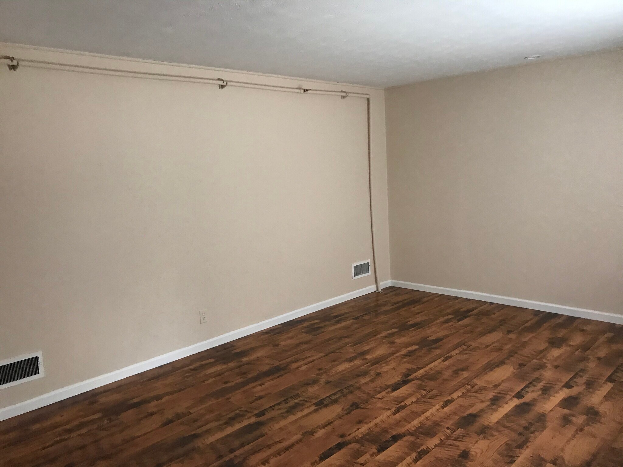 Living Room - 807 W Mission Ave