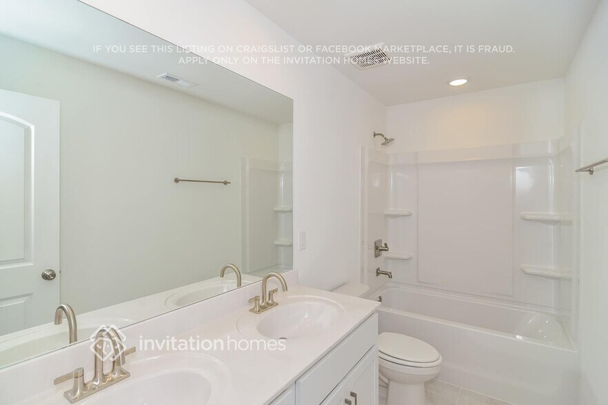 Building Photo - 253 W Millbrook Dr