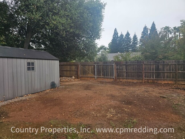 Building Photo - Spacious Home in Saratoga Estates with Lan...