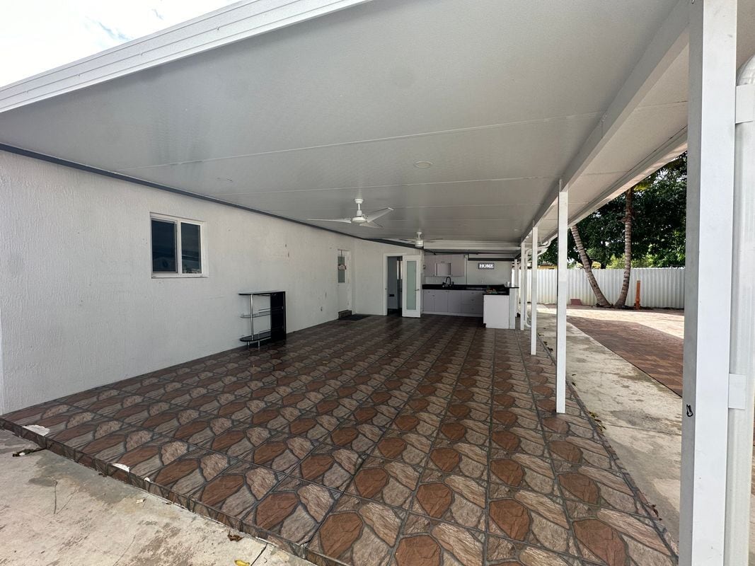 Building Photo - 1211 W 34th St