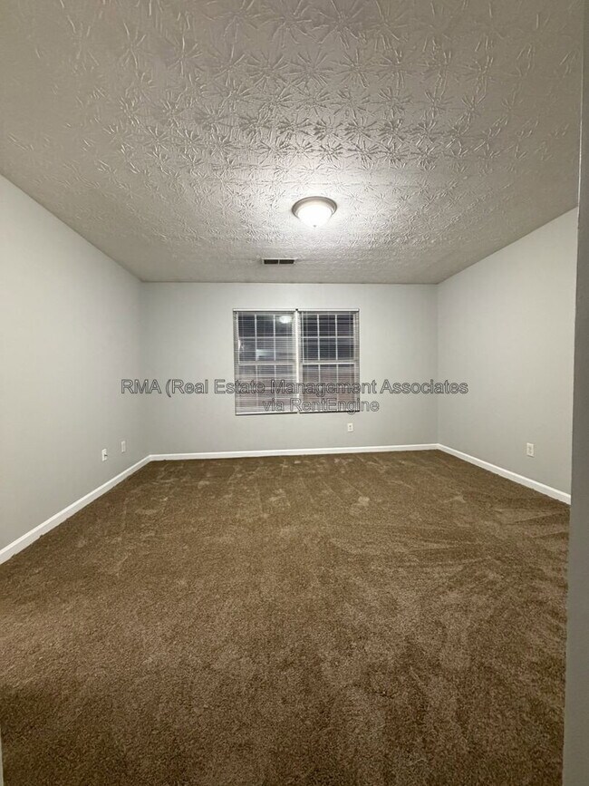Building Photo - 1724 Carrington Dr