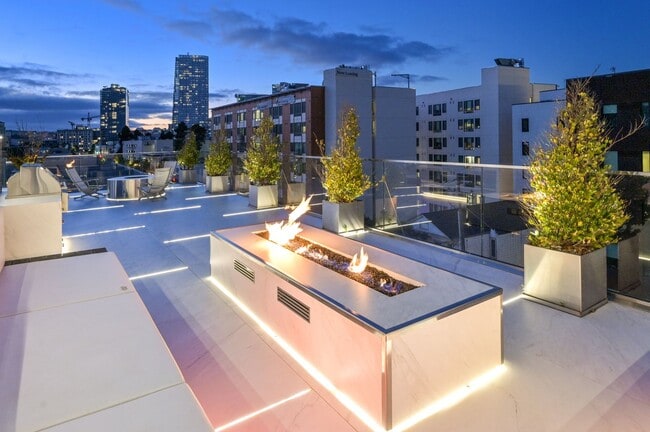 Building Photo - 9 Bernice St
