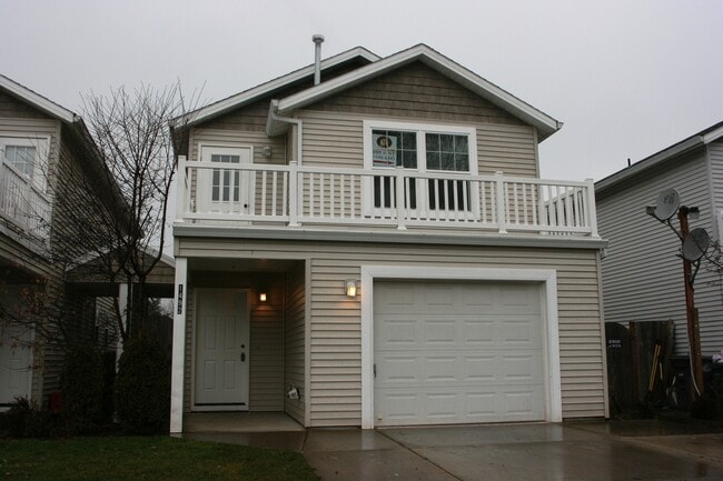 Primary Photo - 3 bedroom 2.5 bath home