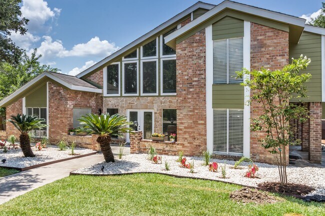 Building Photo - 5421 Blue Haven Dr
