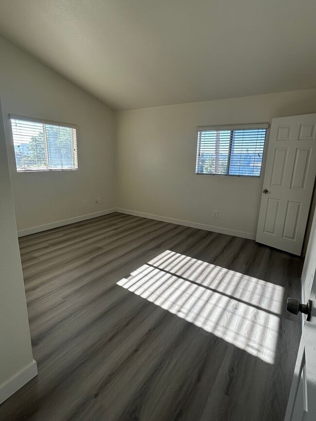 Building Photo - Spacious Double Master Suites Condo for Rent in Quiet Neighborhood in City of La Puente