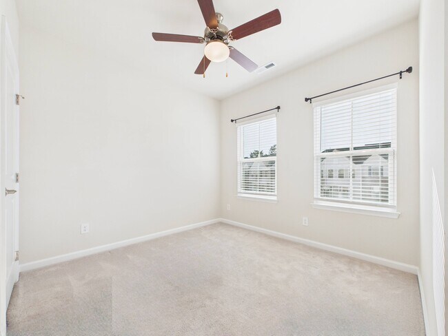 Building Photo - 2617 Grantham Place Dr