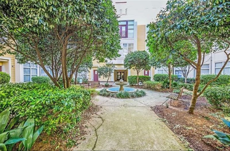 Building Photo - 2125 Southend Dr