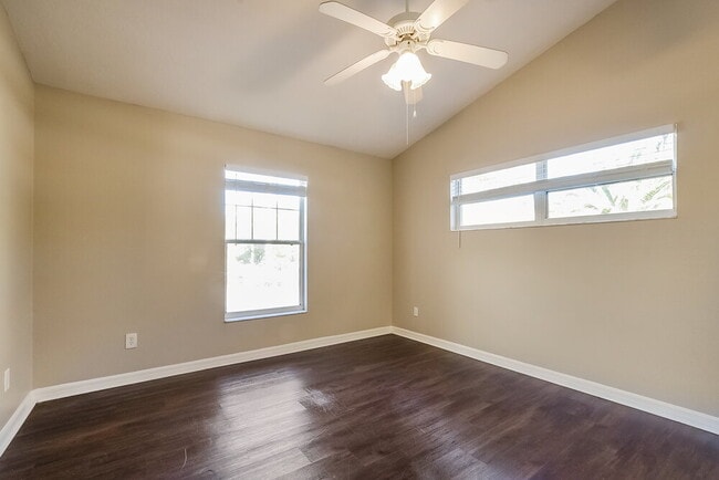 Building Photo - 10525 Reagans Run Dr