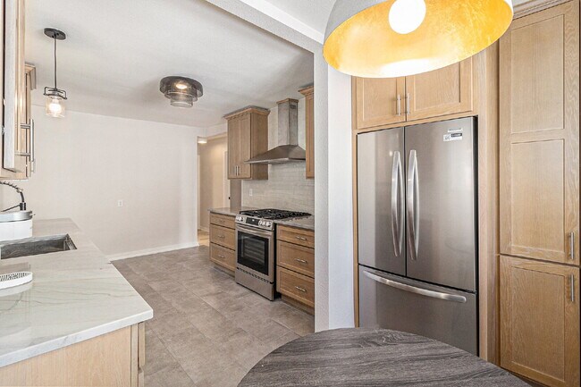 Building Photo - Beautiful Single Family Home Available Now!