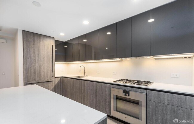 Building Photo - 201 Folsom St