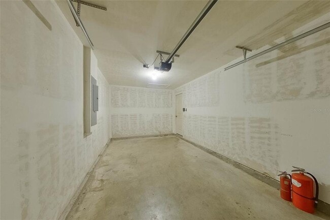 Building Photo - 2103 Roosevelt Ave