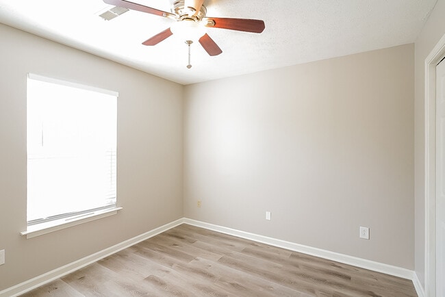 Building Photo - 920 Weeping Willow Way
