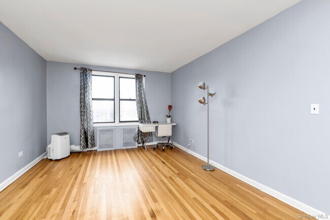 Building Photo - 84-19 51st Ave