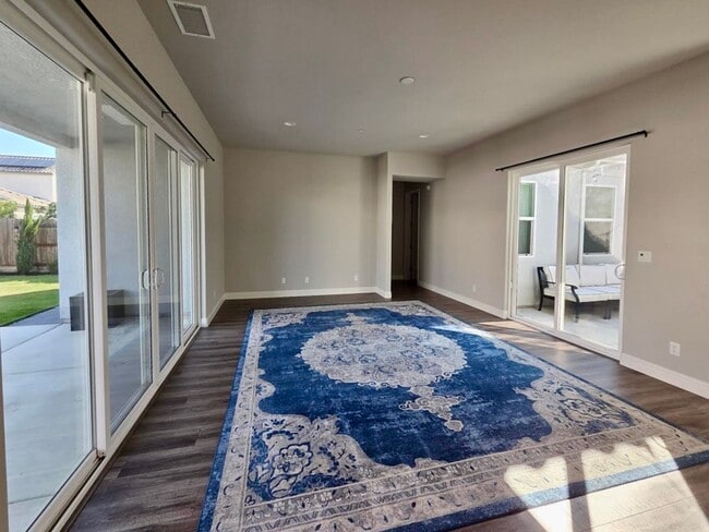 Building Photo - $2,750 Shaw & Locan, 4 Bedroom House - Twa...