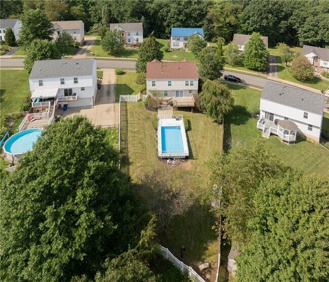 Building Photo - 1421 Sandstone Dr