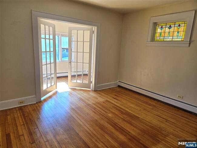 Building Photo - 221 Hayward Pl