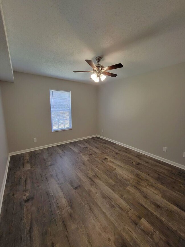 Building Photo - 3 Bedroom apartment in Maryville, TN!