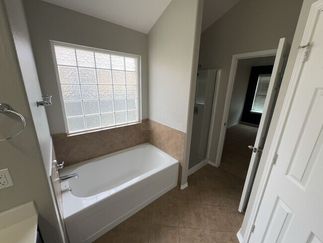 Building Photo - 6212 Blayney Dr