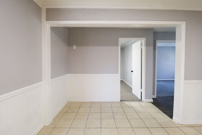 Building Photo - AVAILABLE NOW | VOUCHERS WELCOMED | 4 Bed | 2 Bath | West Tulsa